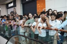 “Qarabağ” futbolçuları azarkeşləri ilə görüşüb (FOTO)
