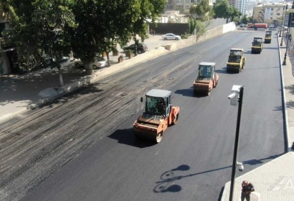 Bakının bu küçəsində asfaltlanma işləri icra olunur