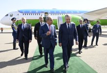 Şavkat Mirziyoyevin Azərbaycana səfəri başlayıb (FOTO) (YENİLƏNİB)