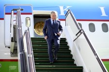 Şavkat Mirziyoyevin Azərbaycana səfəri başlayıb (FOTO) (YENİLƏNİB)