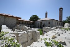 Prezident İlham Əliyev Şuşada Aşağı Gövhər Ağa məscidinin bərpadan sonra açılışında iştirak edib (FOTO/VİDEO) (YENİLƏNİB)