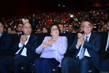 Respublika fənn olimpiadalarının qalibləri mükafatlandırılıb (FOTO)