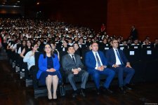 Respublika fənn olimpiadalarının qalibləri mükafatlandırılıb (FOTO)