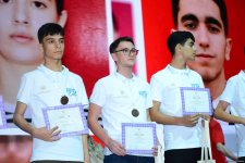Respublika fənn olimpiadalarının qalibləri mükafatlandırılıb (FOTO)