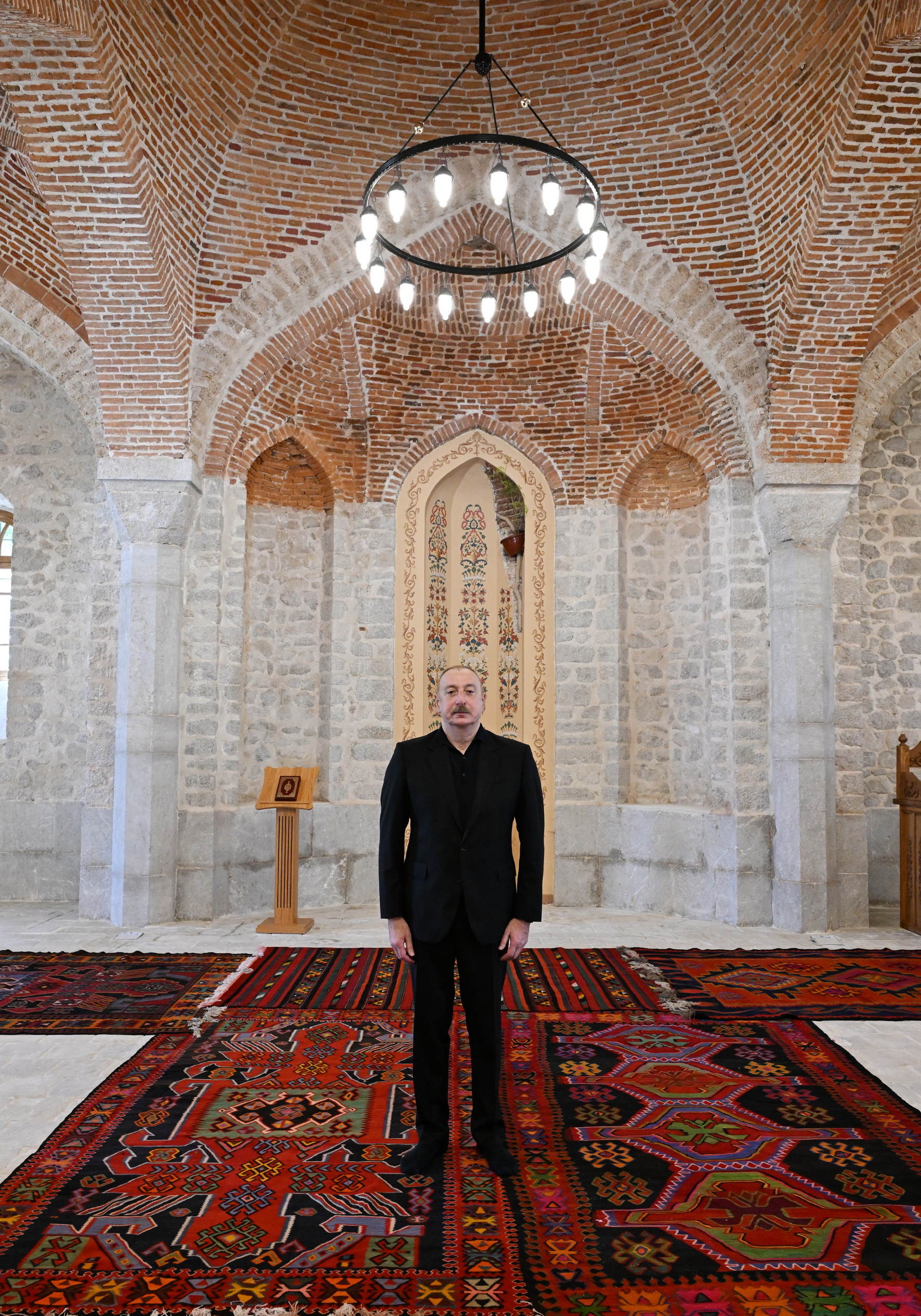 Prezident İlham Əliyev Şuşada Aşağı Gövhər Ağa məscidinin bərpadan sonra açılışında iştirak edib (FOTO/VİDEO) (YENİLƏNİB)