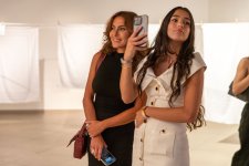 Aida Mahmudova fəaliyyətinə yenidən başlayan “YAY” qalereyasının açılışında iştirak edib (FOTO)