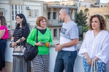 Aida Mahmudova fəaliyyətinə yenidən başlayan “YAY” qalereyasının açılışında iştirak edib (FOTO)