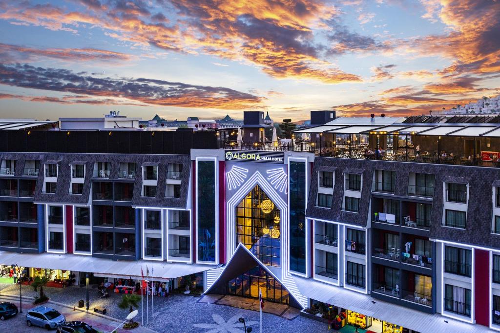 "Halal hotel"lər Azərbaycanda turizmə necə təsir edəcək?