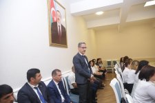 Xaçmazda test imtahanında yüksək nəticə göstərən müəllimlərlə görüş keçirilib (FOTO)