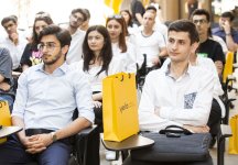 Yelo Bankın yay təcrübə proqramı start götürüb (FOTO)