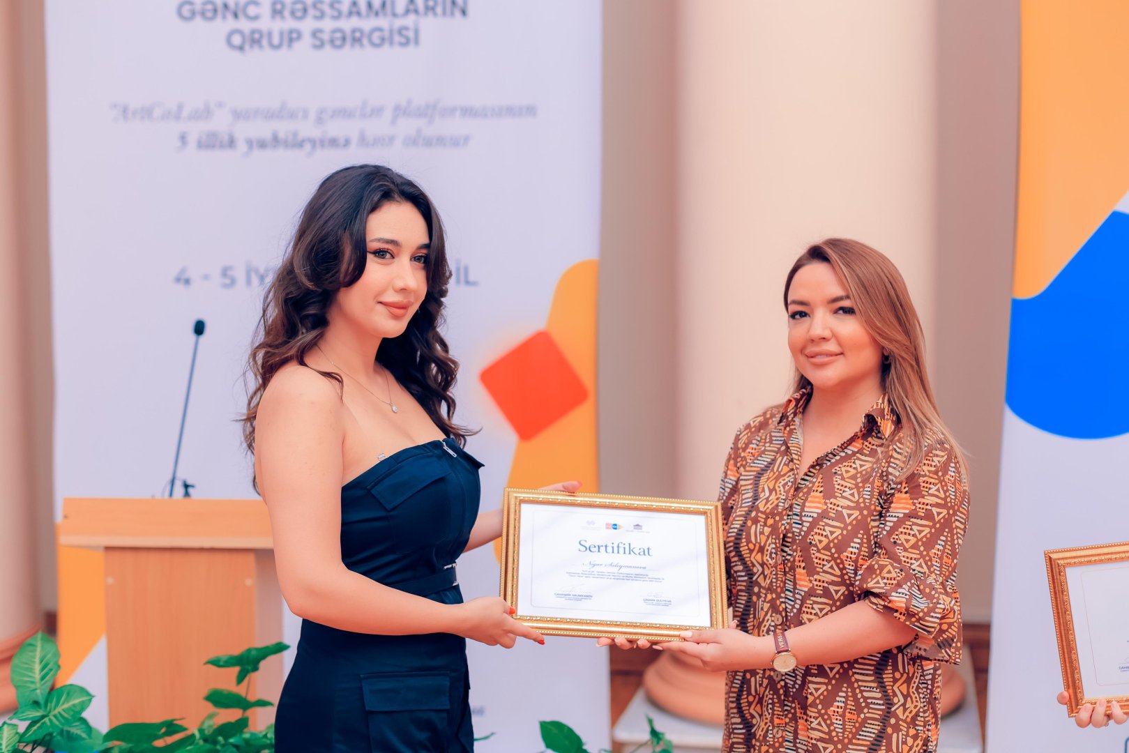 “Onun yarısı” adlı gənc rəssamların qrup sərgisi keçirilib (FOTO)