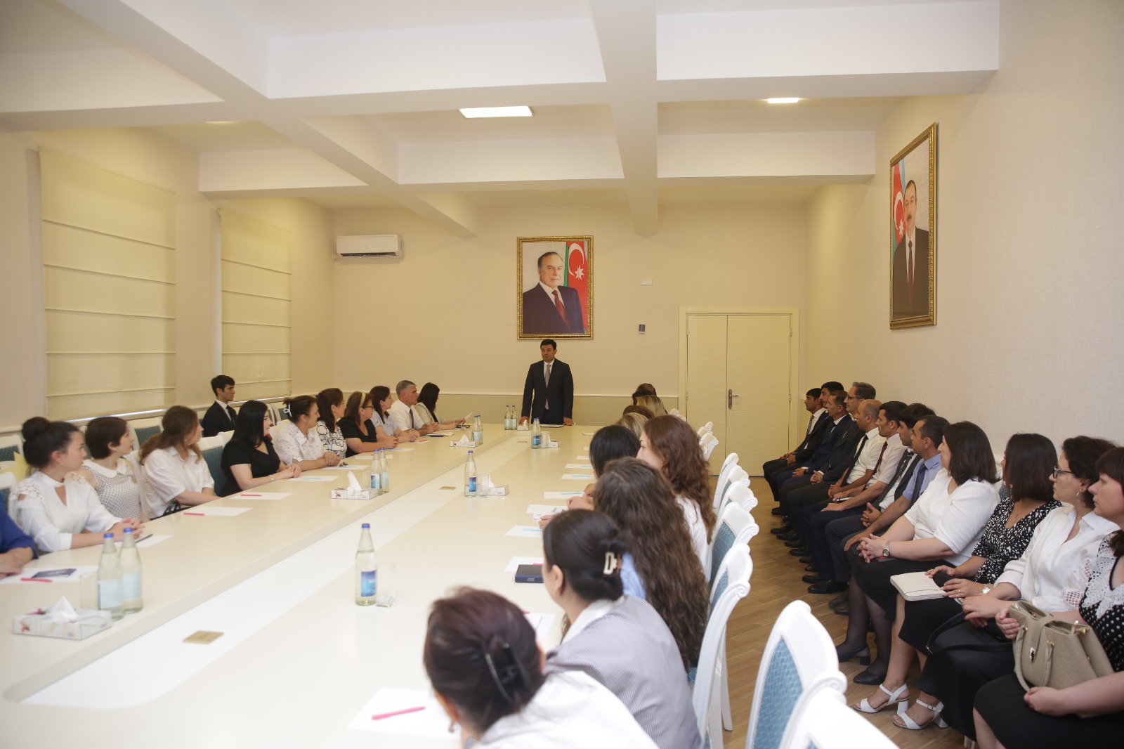 Xaçmazda test imtahanında yüksək nəticə göstərən müəllimlərlə görüş keçirilib (FOTO)