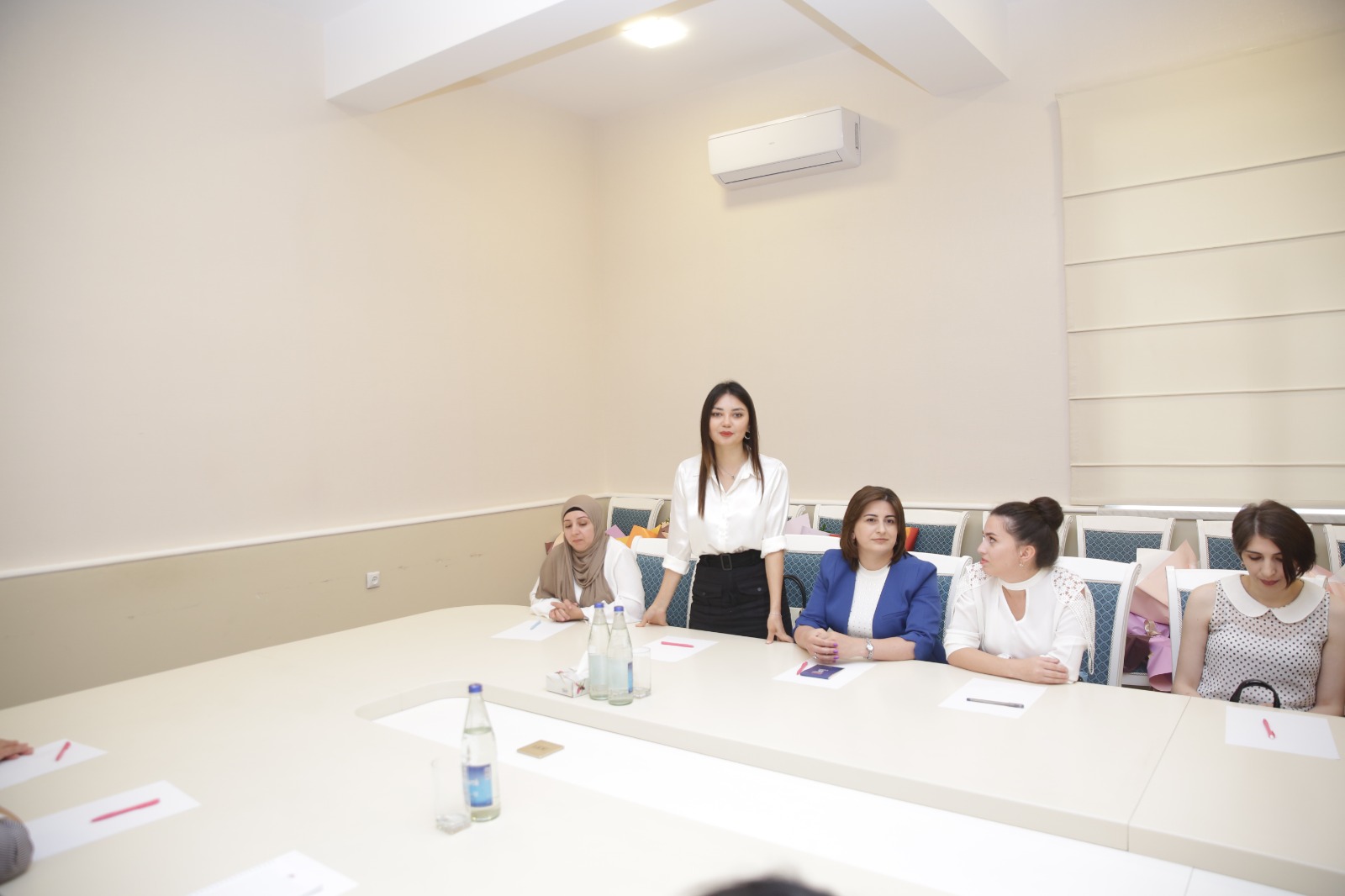 Xaçmazda test imtahanında yüksək nəticə göstərən müəllimlərlə görüş keçirilib (FOTO)