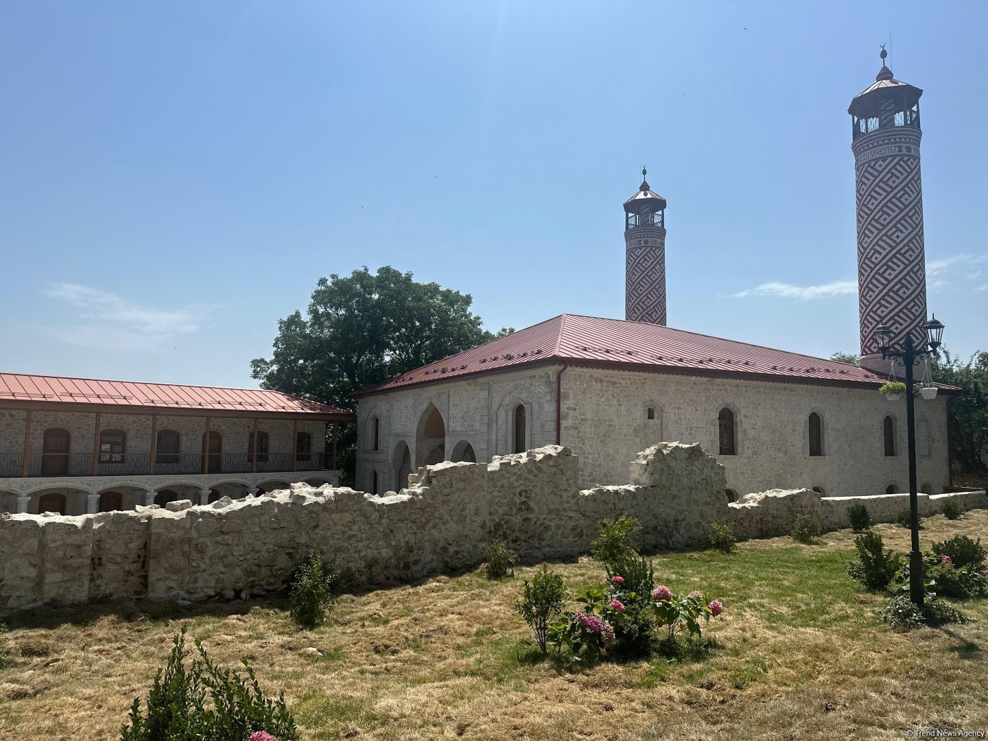 Bərpa olunan Aşağı Gövhər Ağa məscidi FOTOLARDA
