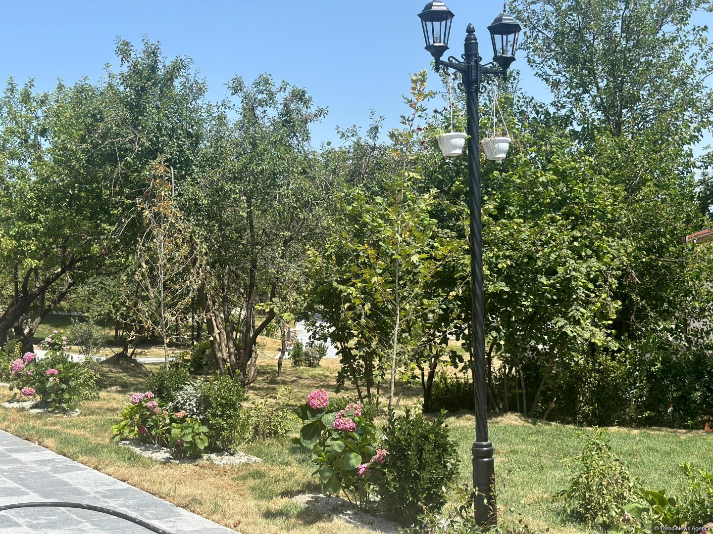 Bərpa olunan Aşağı Gövhər Ağa məscidi FOTOLARDA