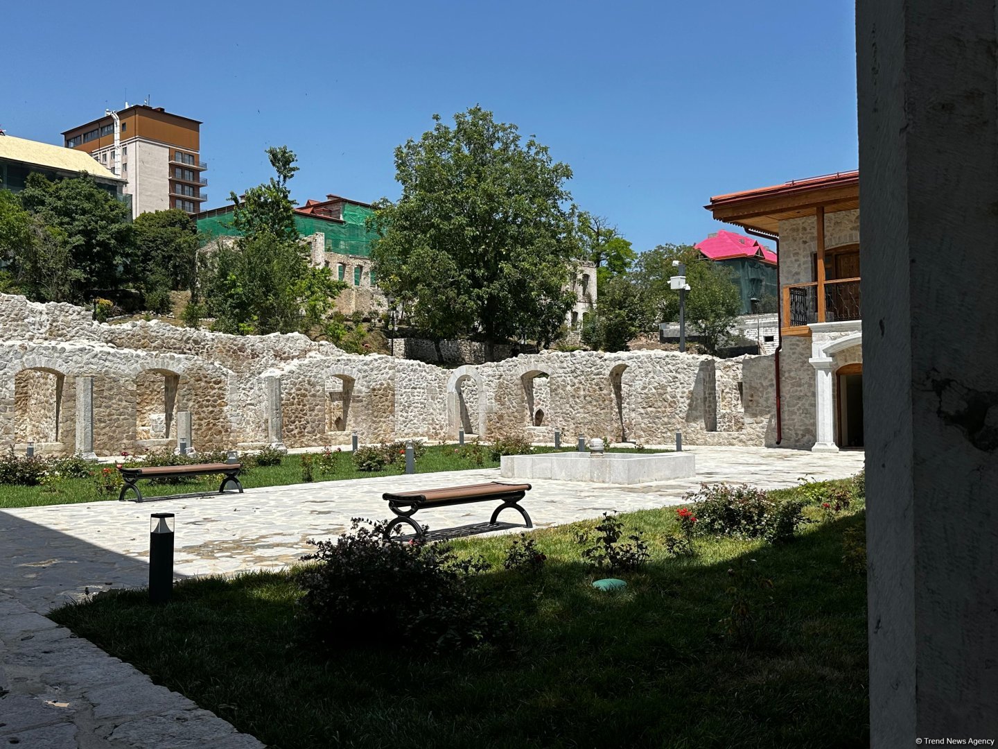 Bərpa olunan Aşağı Gövhər Ağa məscidi FOTOLARDA