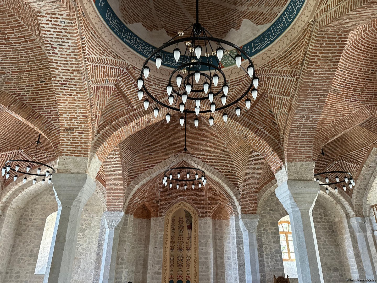 Bərpa olunan Aşağı Gövhər Ağa məscidi FOTOLARDA