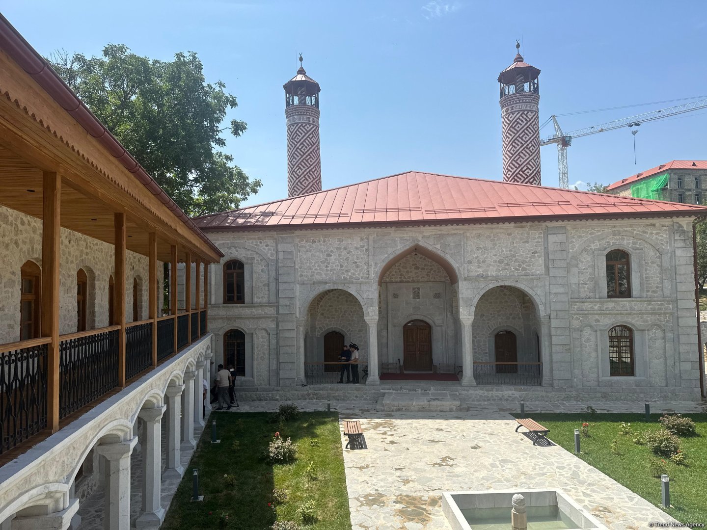 Bərpa olunan Aşağı Gövhər Ağa məscidi FOTOLARDA