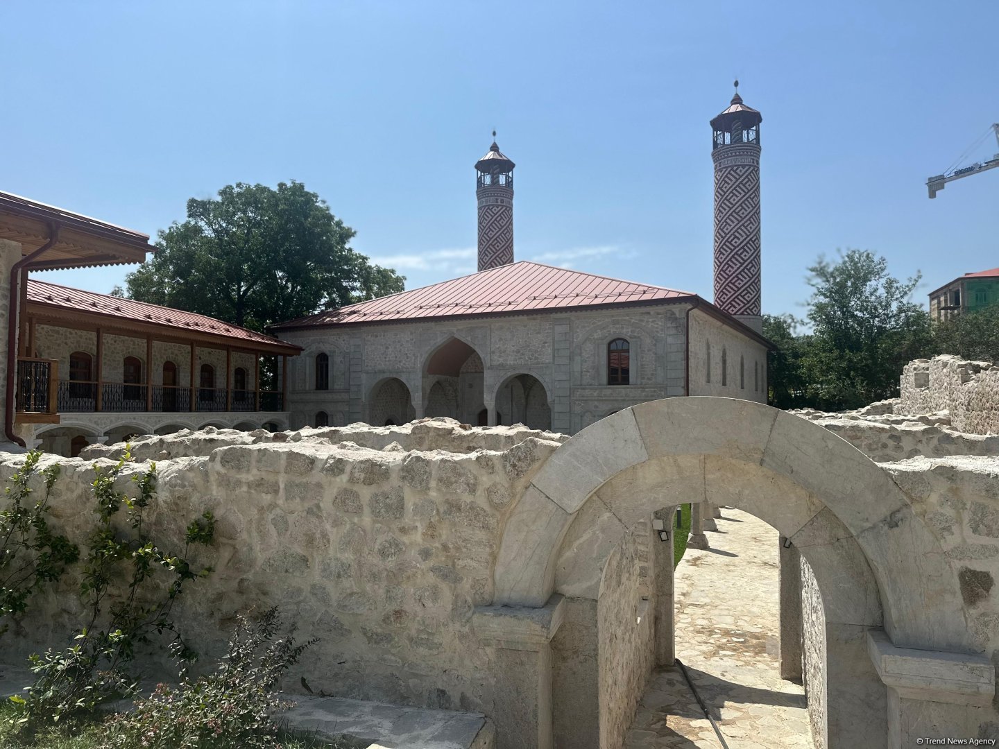 Bərpa olunan Aşağı Gövhər Ağa məscidi FOTOLARDA