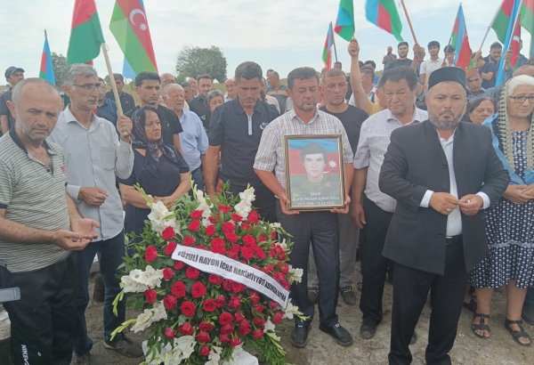 Şəhid Muğan Əliyev 32 il sonra Füzulidə torpağa tapşırılıb (FOTO)