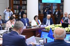Sahibə Qafarova Sankt-Peterburqda MDB PA Şurasının iclasında iştirak edib (FOTO)