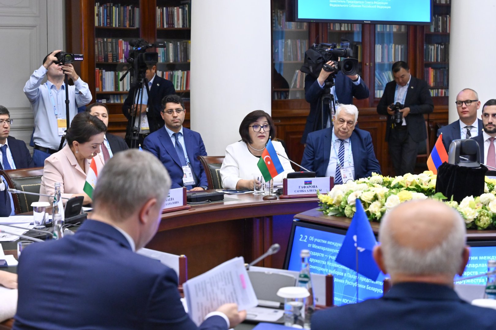 Sahibə Qafarova Sankt-Peterburqda MDB PA Şurasının iclasında iştirak edib (FOTO)