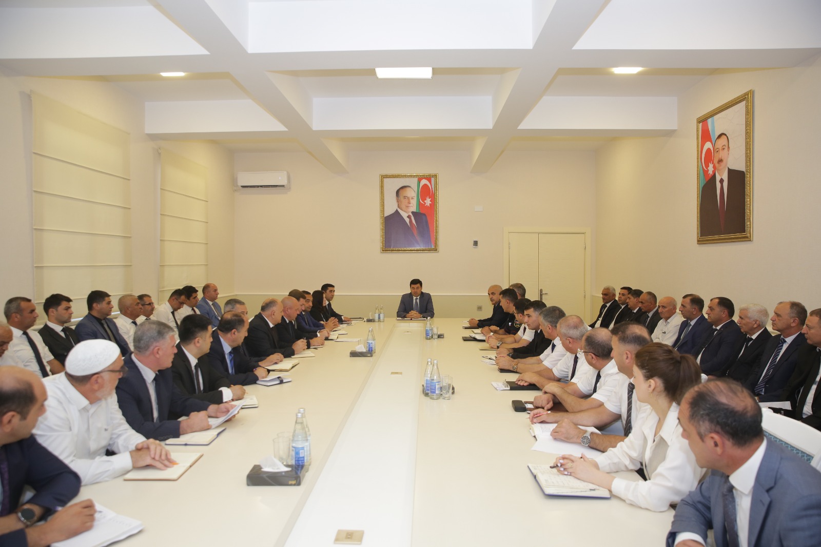 Xaçmaz Rayon İcra Hakimiyyətində növbəti müşavirə keçirilib (FOTO)