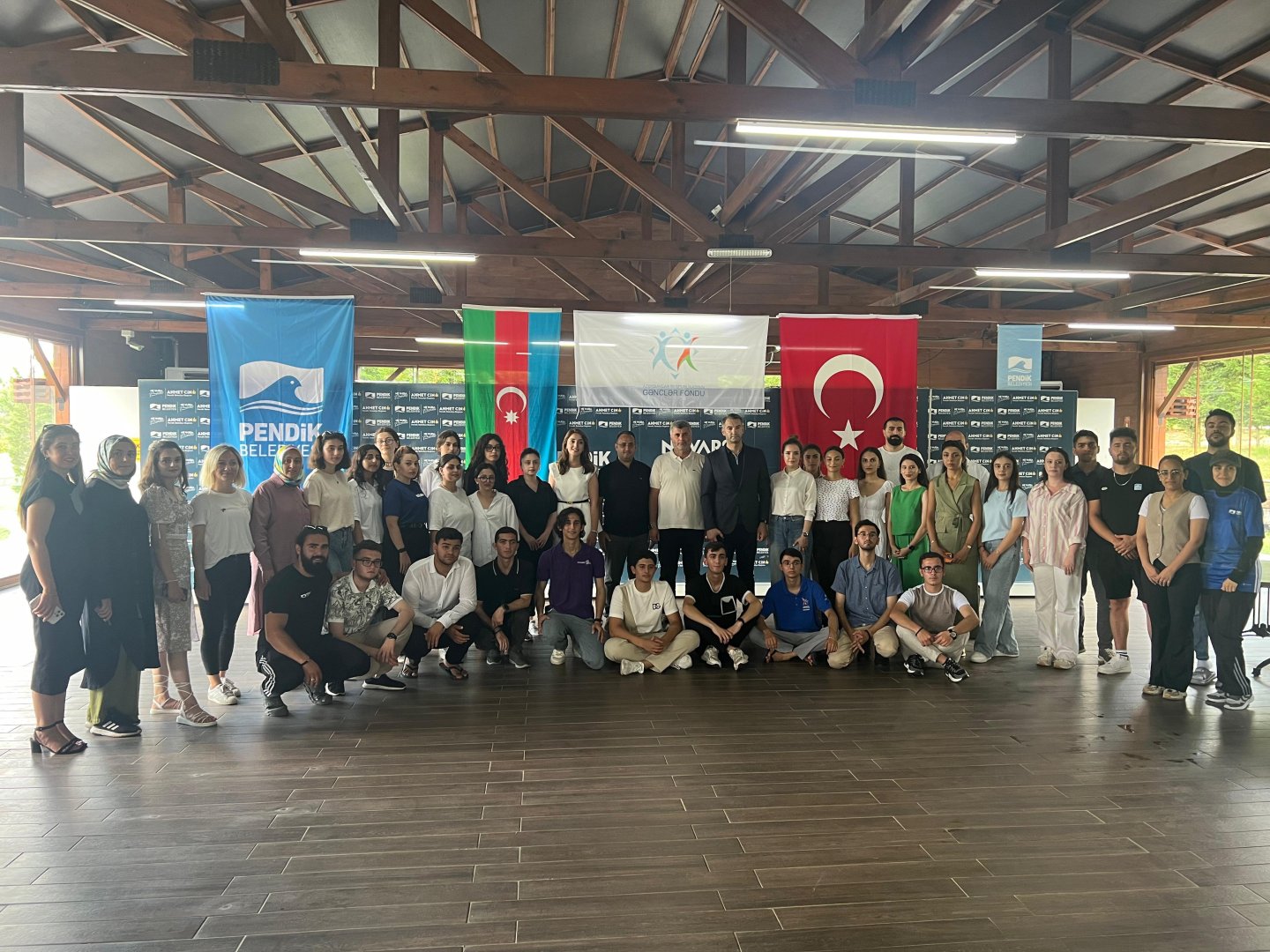 Türkiyədə keçirilən beynəlxalq düşərgənin bağlanış mərasimi baş tutub (FOTO)