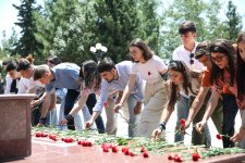 Ölkənin ən böyük gənclər festivalı “Yay Fest” başladı (FOTO)