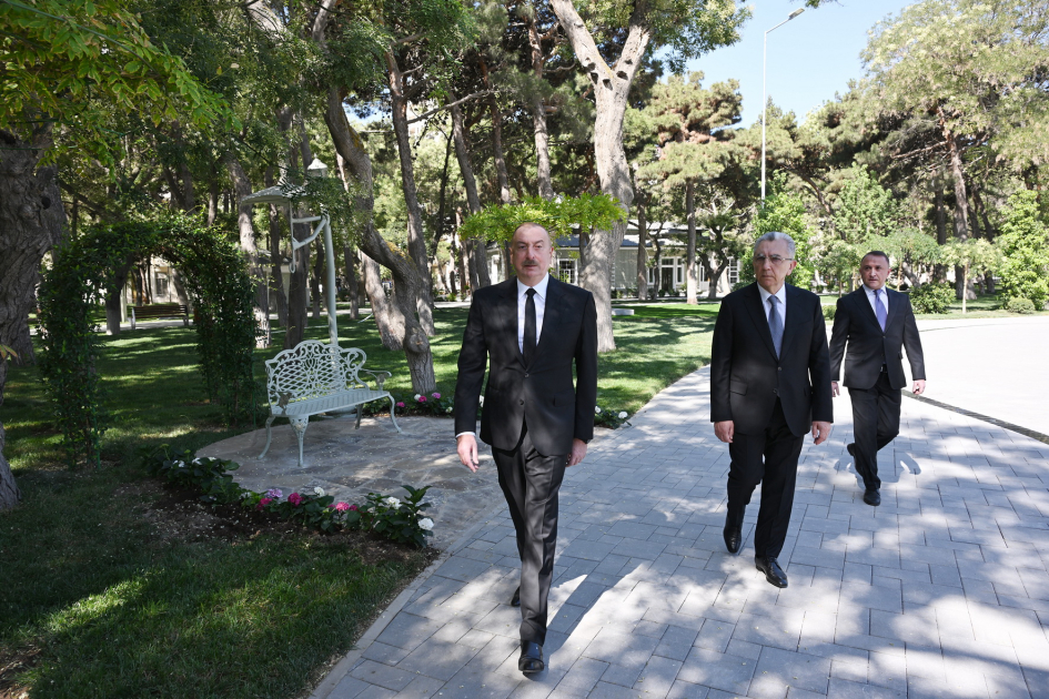 Prezident İlham Əliyev Bakıda əsaslı şəkildə yenidən qurulan Nərimanov parkının açılışında iştirak edib (FOTO) (YENİLƏNİB)