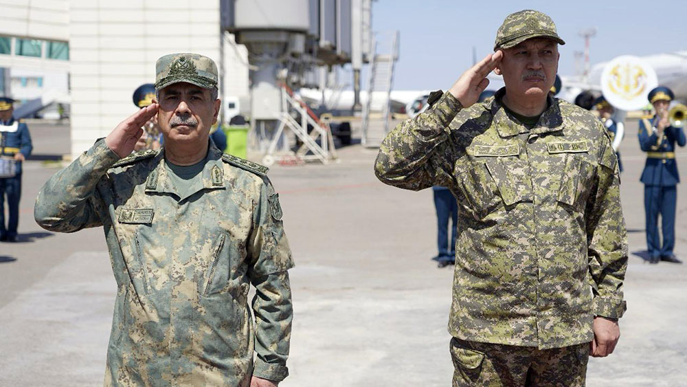 Zakir Həsənov Qazaxıstana getdi (FOTO)