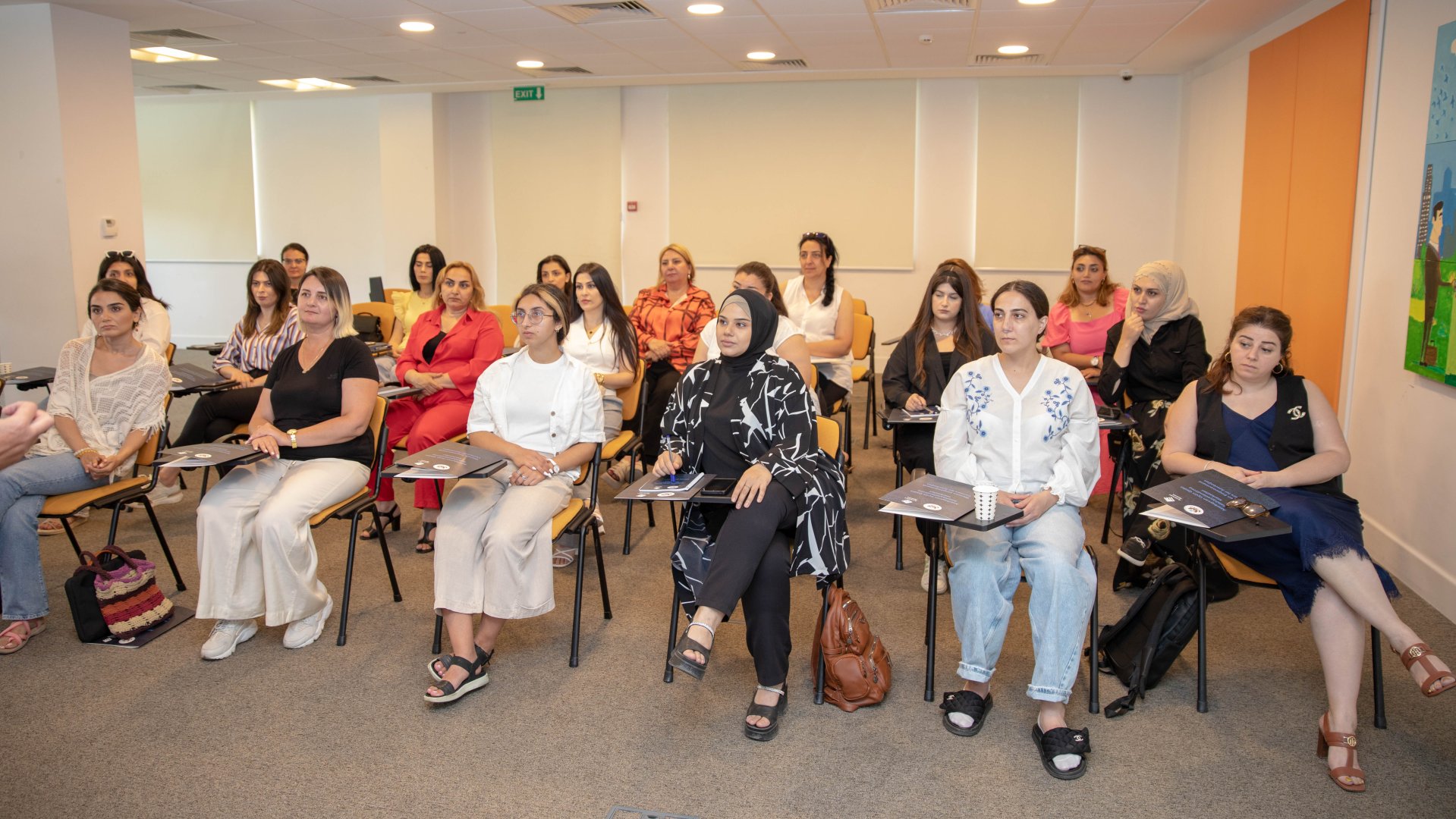 AccessBank Azərbaycanda qadın sahibkarların maliyyə savadlılığının artırılması tədbirlərini davam etdirir (FOTO)