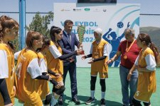 Daşkəsəndə məktəbli qızlar arasında voleybol turniri keçirilib (FOTO)