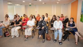 AccessBank Azərbaycanda qadın sahibkarların maliyyə savadlılığının artırılması tədbirlərini davam etdirir (FOTO)