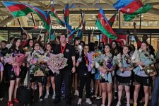 Avropa çempionı olan basketbolçularımız Vətənə qayıdıblar (FOTO)