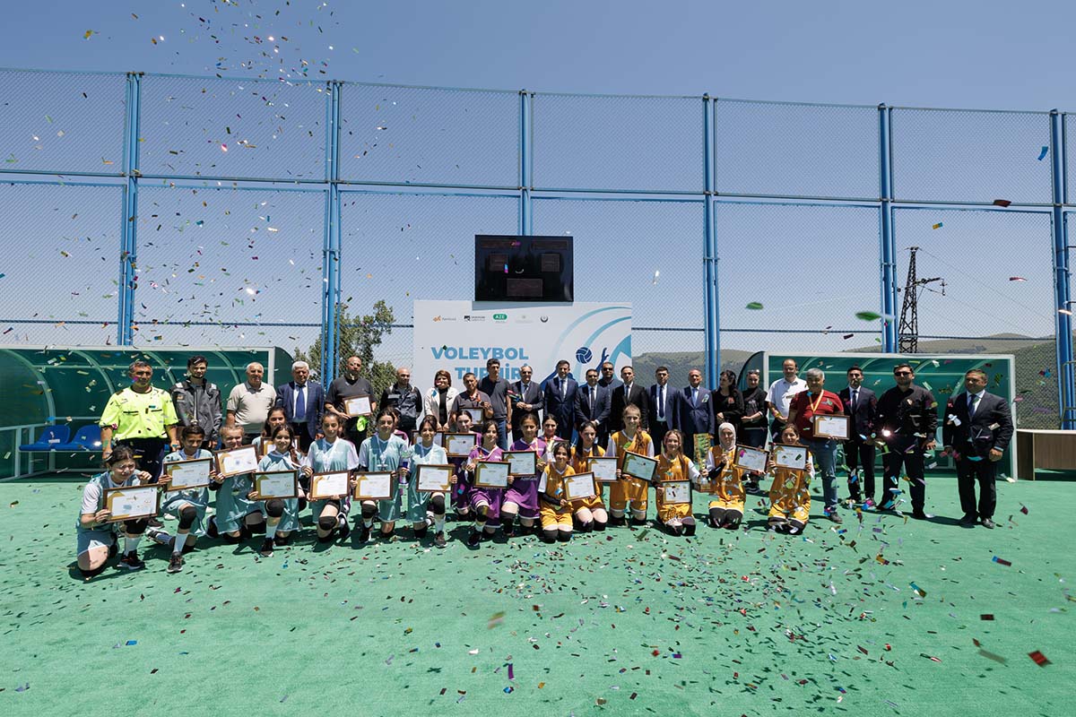 Daşkəsəndə məktəbli qızlar arasında voleybol turniri keçirilib (FOTO)