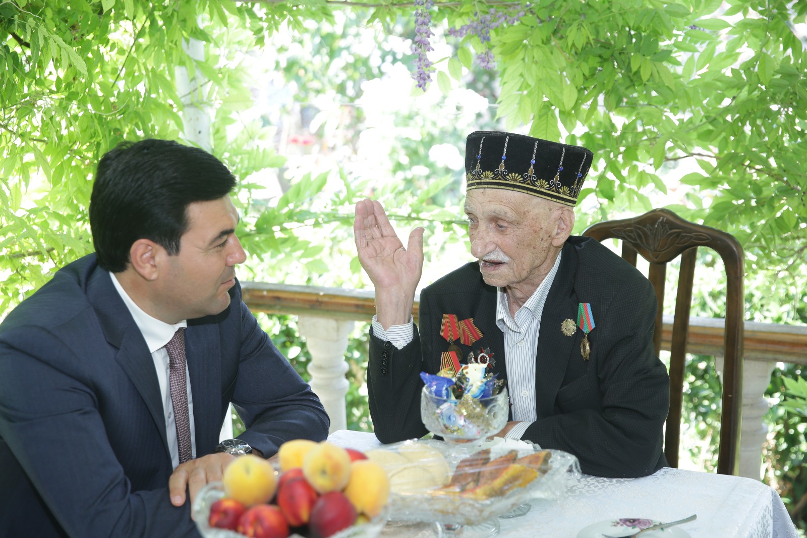 Xaçmazın icra başçısı 100 yaşını qeyd edən ağsaqqalı təbrik edib (FOTO)