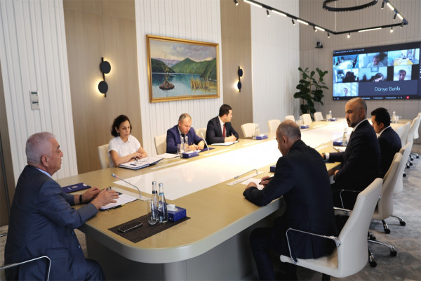 “AzərEnerji” rəhbərliyi ilə Dünya Bankının regional direktoru müzakirələr aparıb