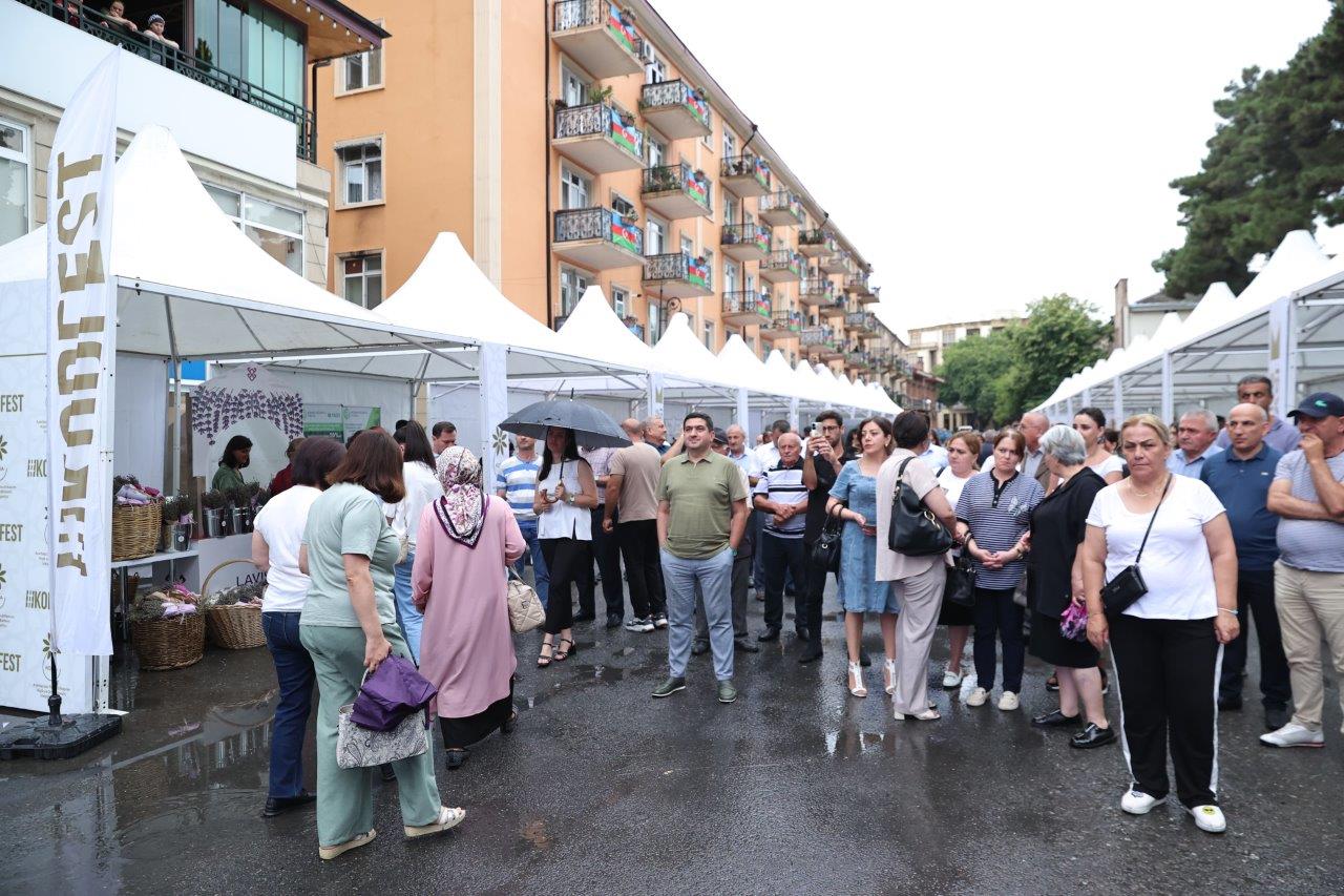 Şəkidə keçirilən “KOB FEST” sərgi-satış yarmarkasında 70-dən çox KOB subyektinin məhsul və xidmətləri sərgilənir (FOTO)