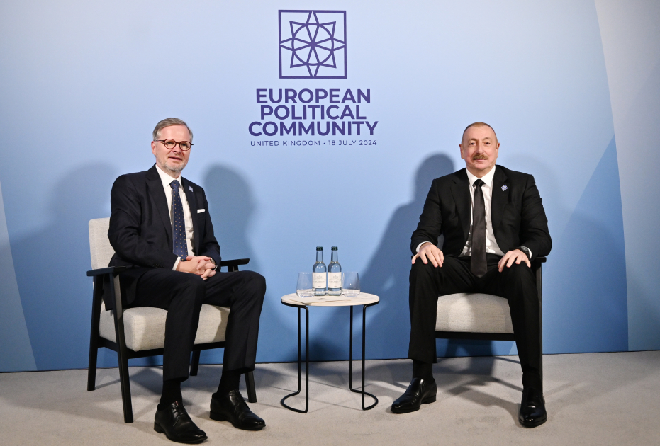 Prezident İlham Əliyev Oksfordda Çex Respublikasının Baş naziri Petr Fiala ilə görüşüb (FOTO/VİDEO) (YENİLƏNİB)