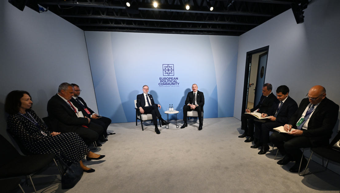 Prezident İlham Əliyev Oksfordda Çex Respublikasının Baş naziri Petr Fiala ilə görüşüb (FOTO/VİDEO) (YENİLƏNİB)