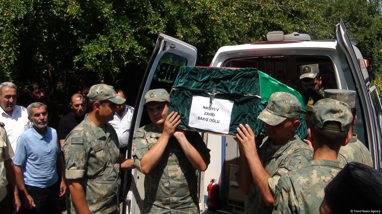 Birinci Qarabağ müharibəsi şəhidi dəfn edildi (YENİLƏNİB) (FOTO)
