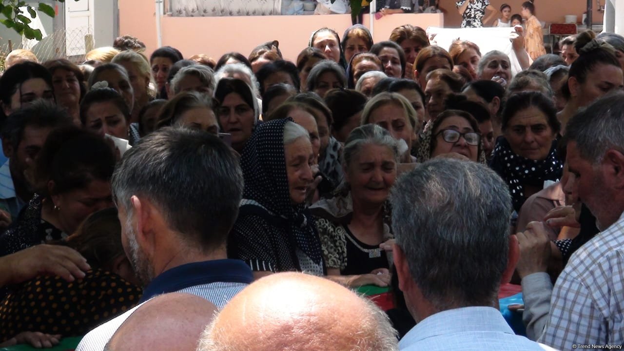 Birinci Qarabağ müharibəsi şəhidi dəfn edildi (YENİLƏNİB) (FOTO)