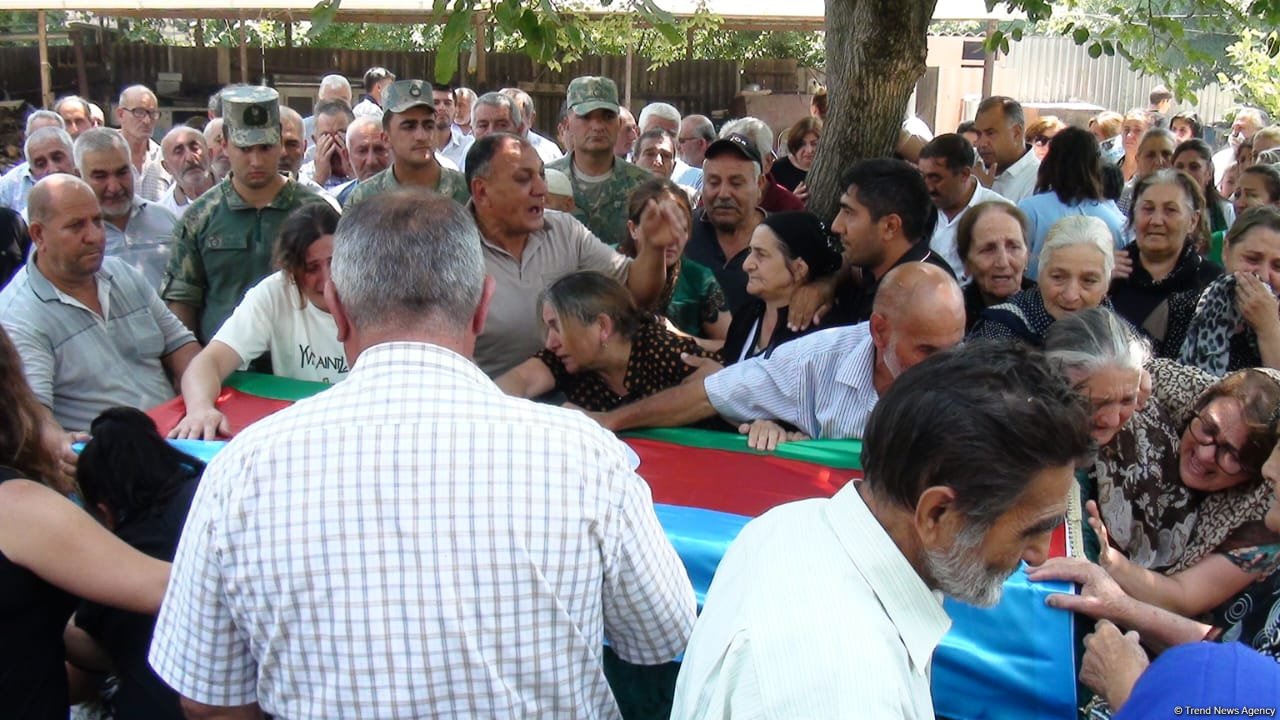 Birinci Qarabağ müharibəsi şəhidi dəfn edildi (YENİLƏNİB) (FOTO)