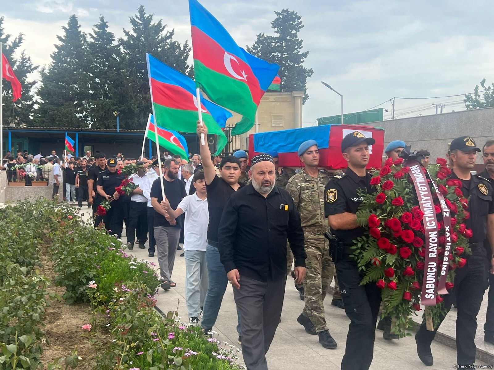 Birinci Qarabağ müharibəsi şəhidi Aydın Qurbanov dəfn edildi (FOTO) (YENİLƏNİB)
