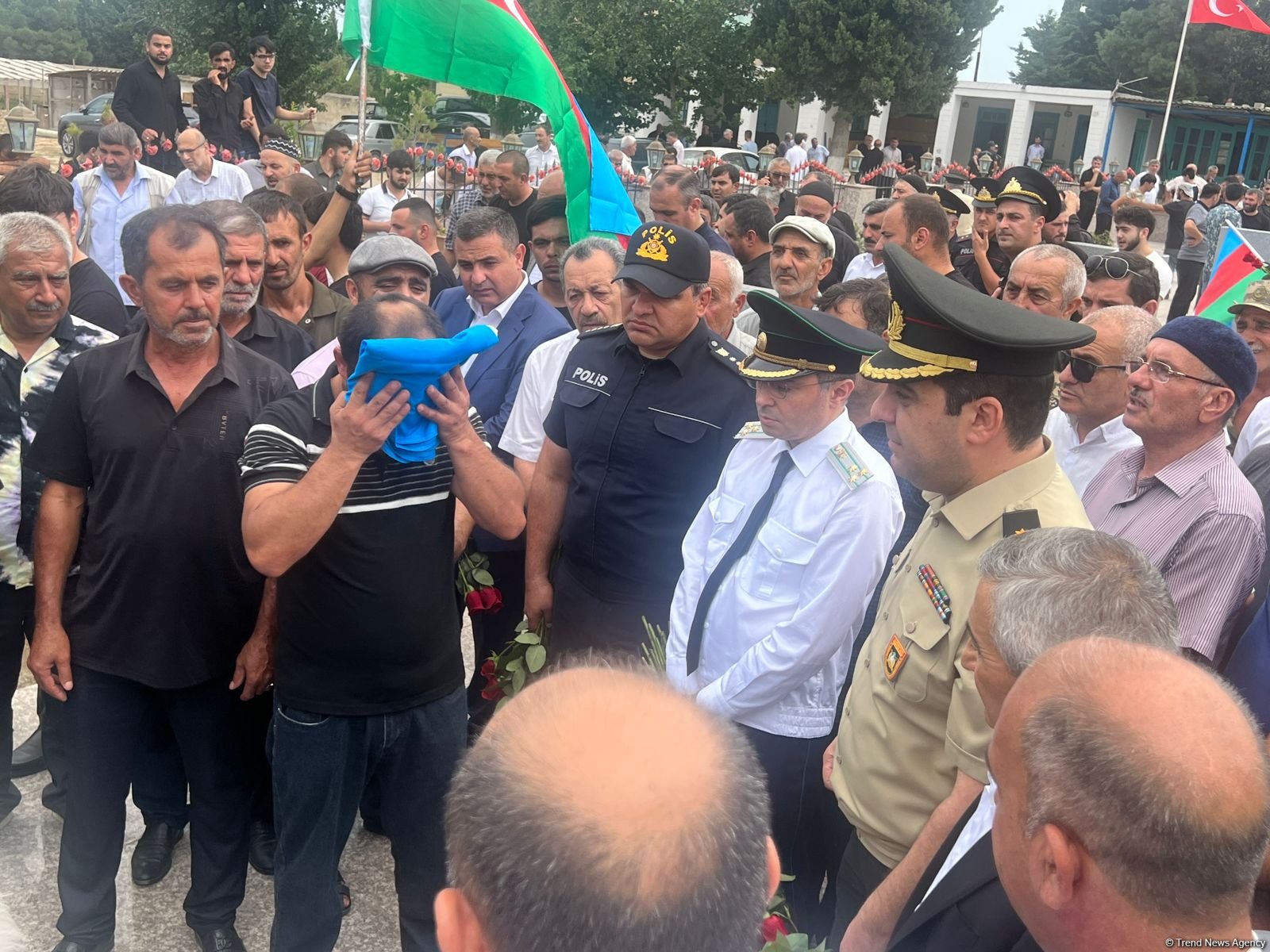 Birinci Qarabağ müharibəsi şəhidi Aydın Qurbanov dəfn edildi (FOTO) (YENİLƏNİB)
