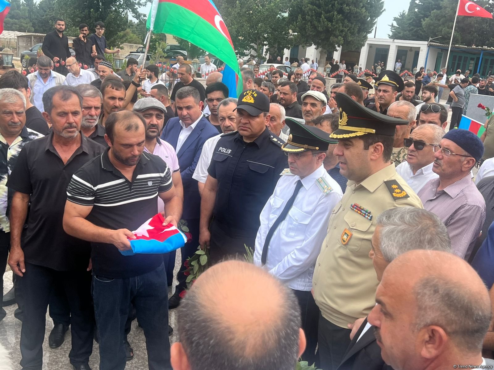 Birinci Qarabağ müharibəsi şəhidi Aydın Qurbanov dəfn edildi (FOTO) (YENİLƏNİB)