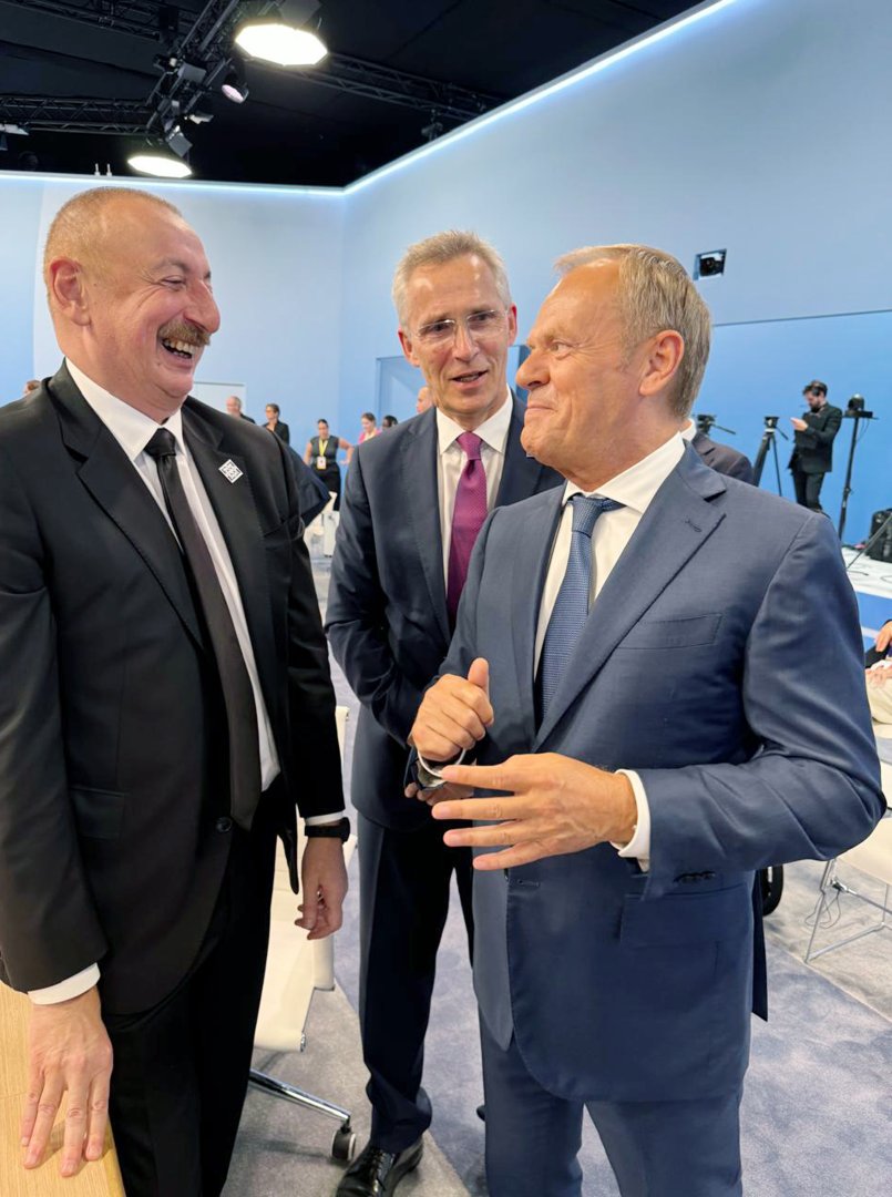 Prezident İlham Əliyev Macarıstanın Baş naziri Viktor Orban ilə söhbət edib (FOTO/VİDEO)