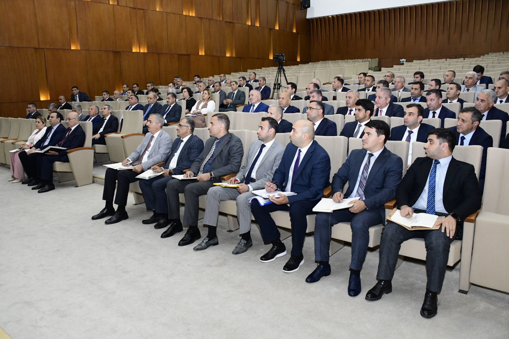 YAP Mərkəzi Aparatında müşavirə keçirilib (FOTO)