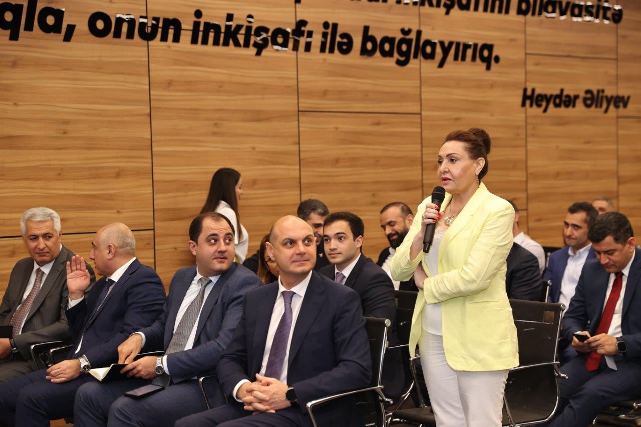 Reklam sektorunun inkişafına dair ictimai müzakirə təşkil olunub (FOTO)